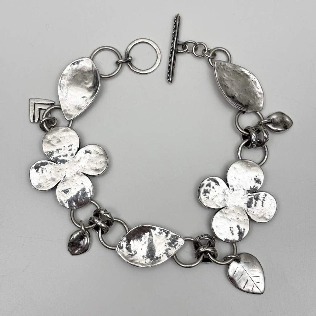 Silpada Sterling Silver Clover Leaf Toggle Bracelet B1705 109$